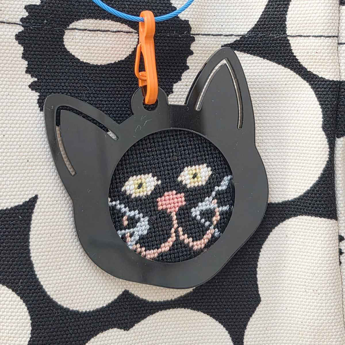 AF018-Cat2.jpg