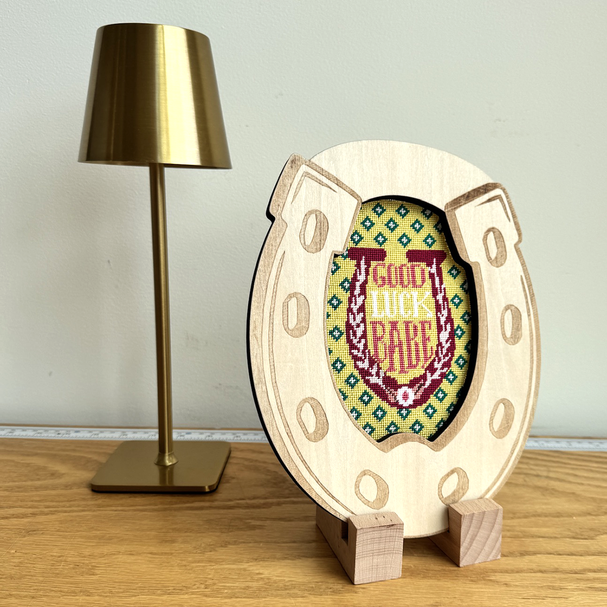 SF003-Horseshoe-Lifestyle_copy.png